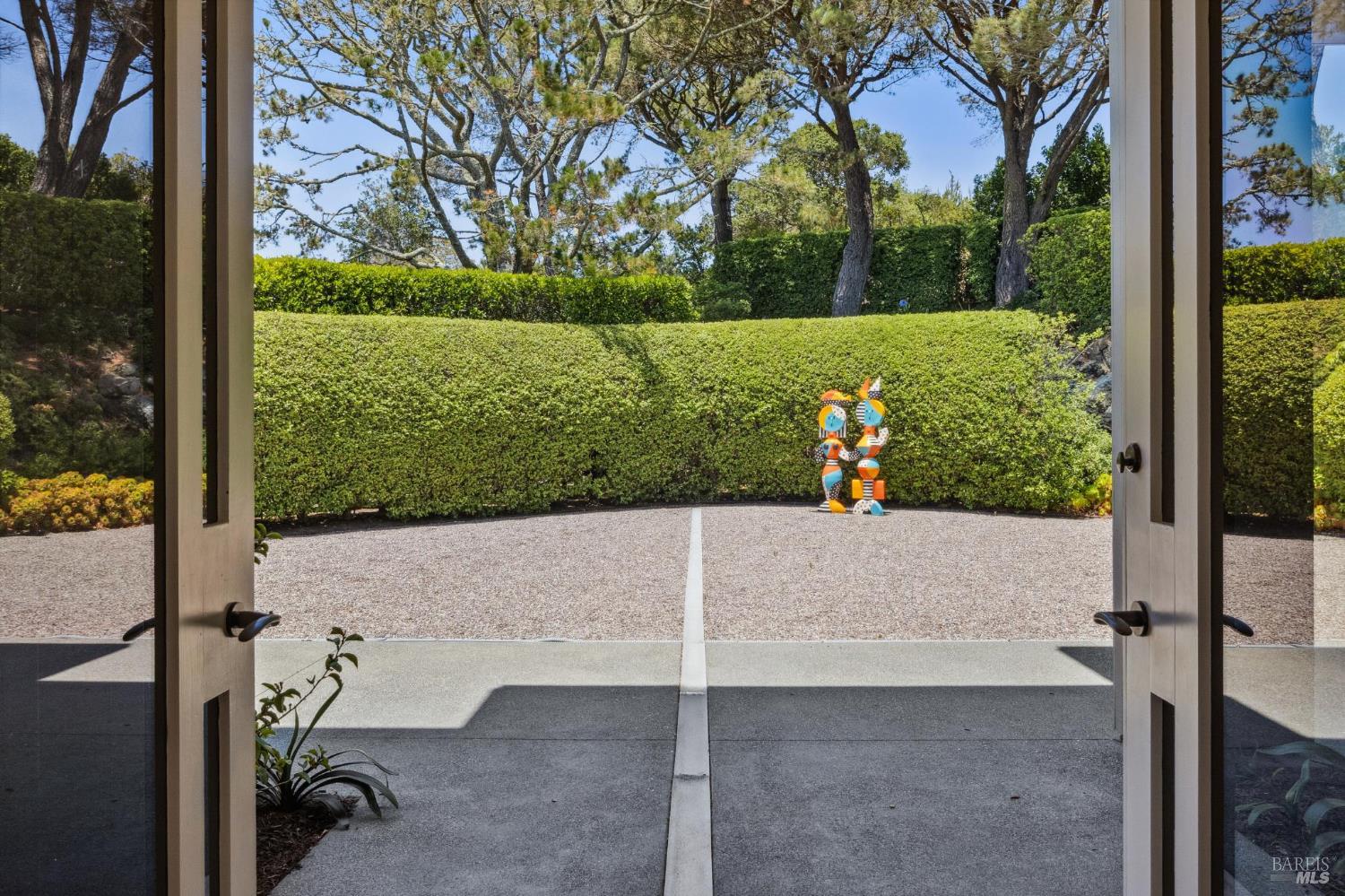 Detail Gallery Image 71 of 99 For 83 Mount Tiburon Rd, Tiburon,  CA 94920 - 6 Beds | 5/1 Baths