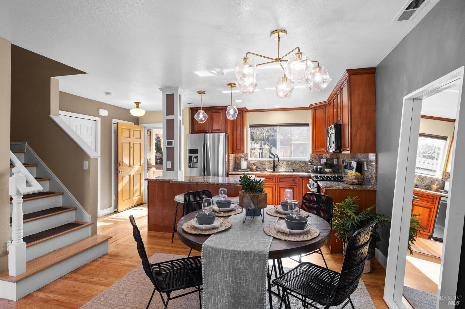 Detail Gallery Image 24 of 54 For 12 Rain Tree Ct, Petaluma,  CA 94952 - 3 Beds | 1/1 Baths