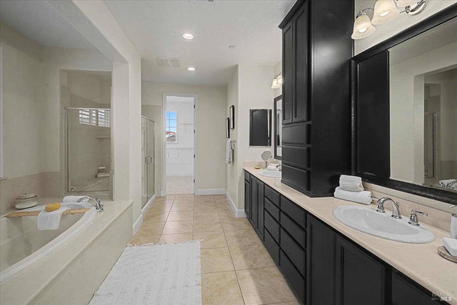 Detail Gallery Image 50 of 73 For 685 Elderberry Loop, Vacaville,  CA 95688 - 5 Beds | 4/1 Baths