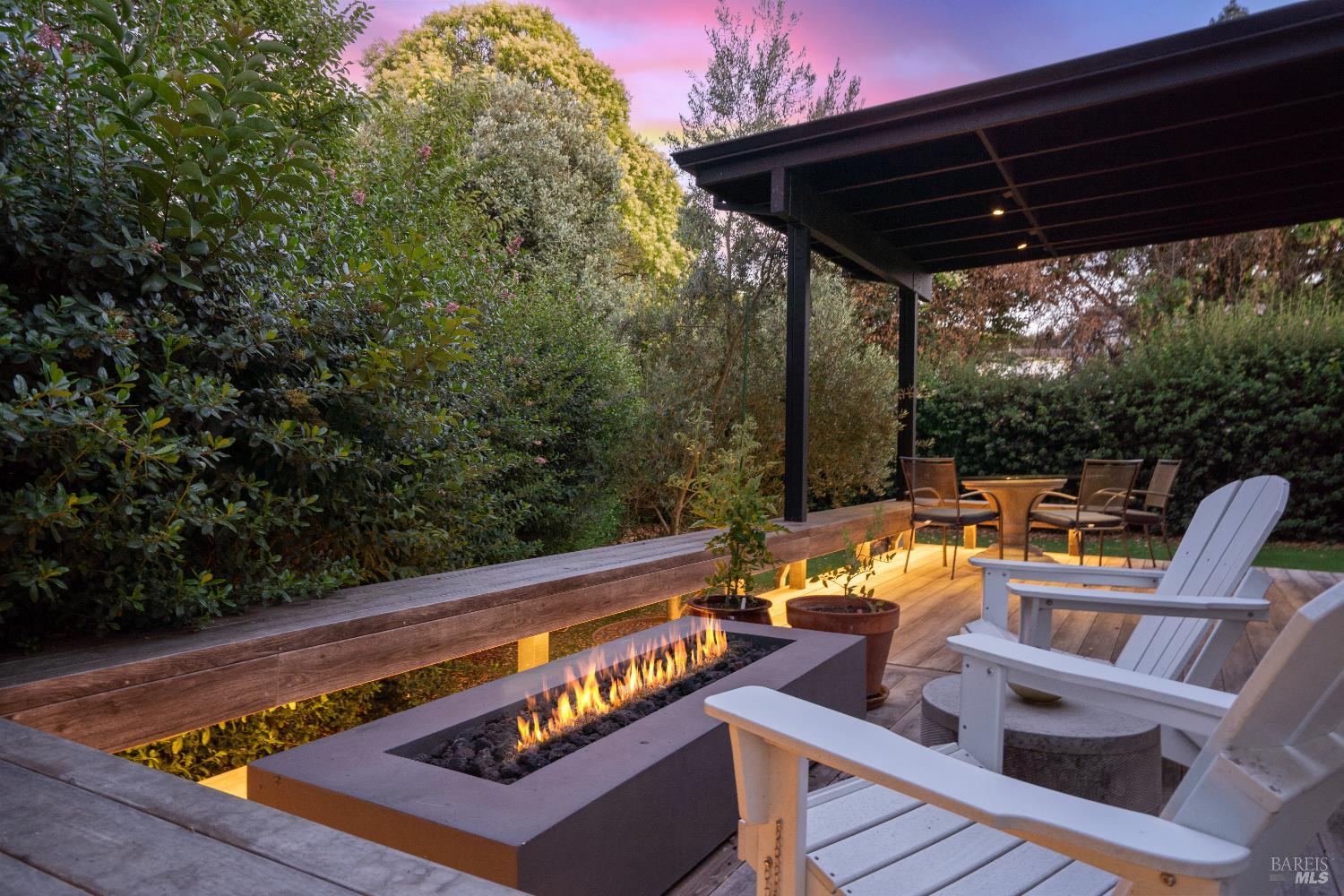 Detail Gallery Image 4 of 56 For 120 Eichten Ln, Penngrove,  CA 94951 - 4 Beds | 2/1 Baths