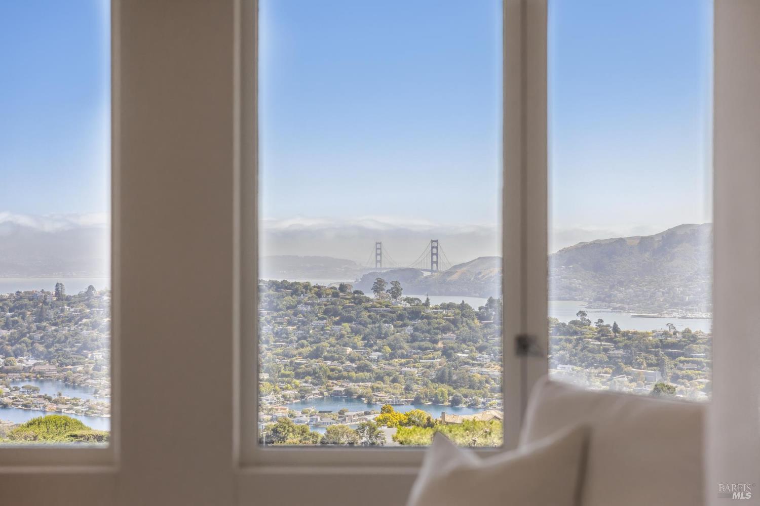 Detail Gallery Image 37 of 99 For 83 Mount Tiburon Rd, Tiburon,  CA 94920 - 6 Beds | 5/1 Baths