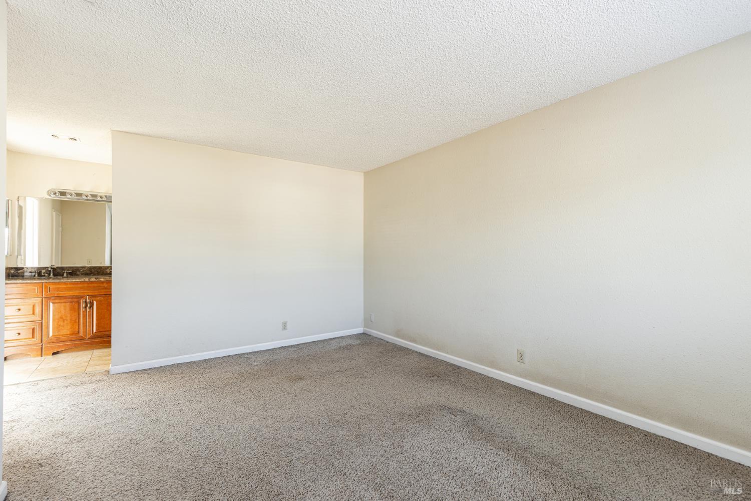 Detail Gallery Image 20 of 41 For 380 Claridge Ct, Vacaville,  CA 95687 - 4 Beds | 2/1 Baths