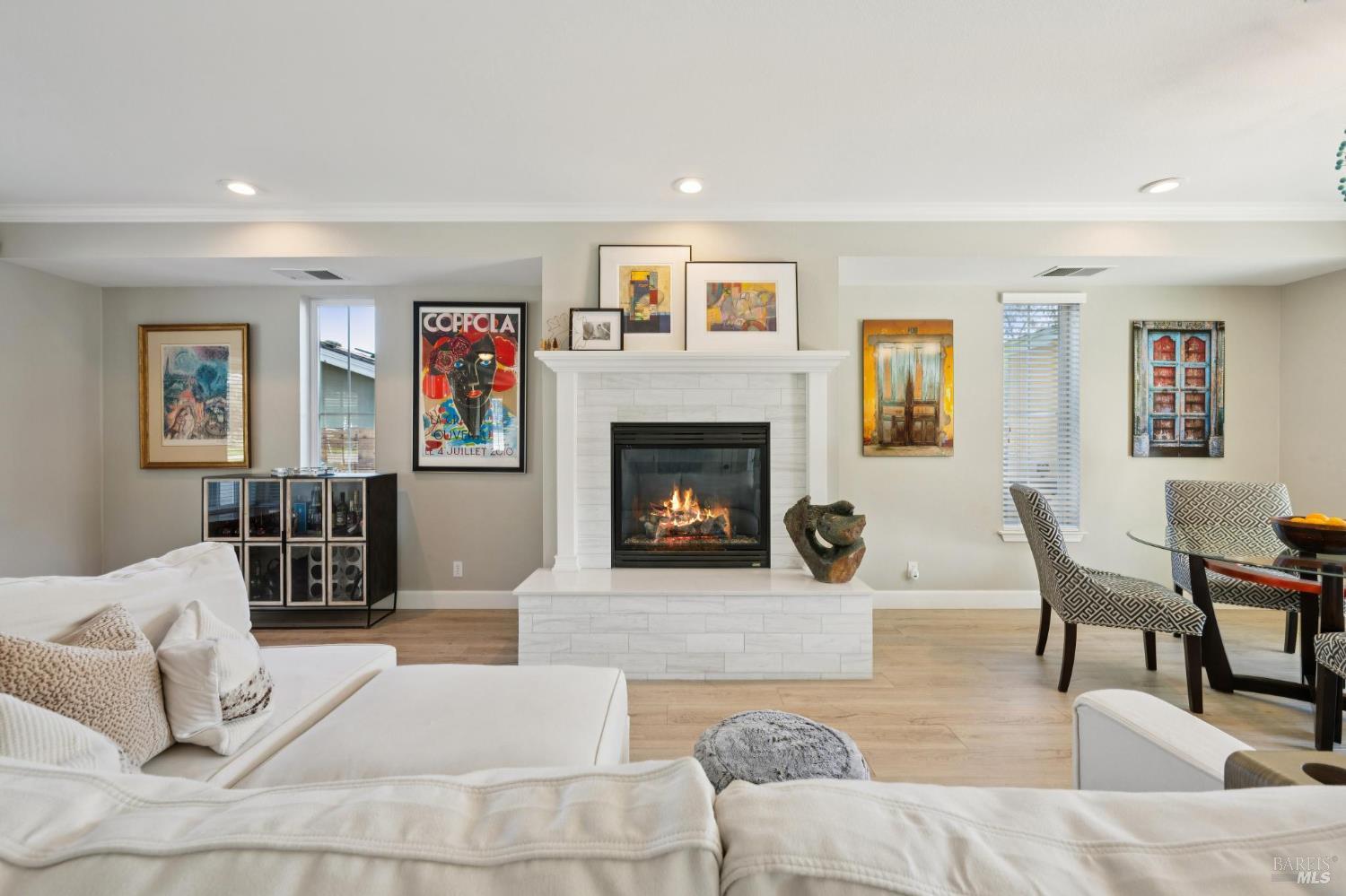 Detail Gallery Image 13 of 76 For 313 Sunrise Dr, Cloverdale,  CA 95425 - 5 Beds | 3/1 Baths