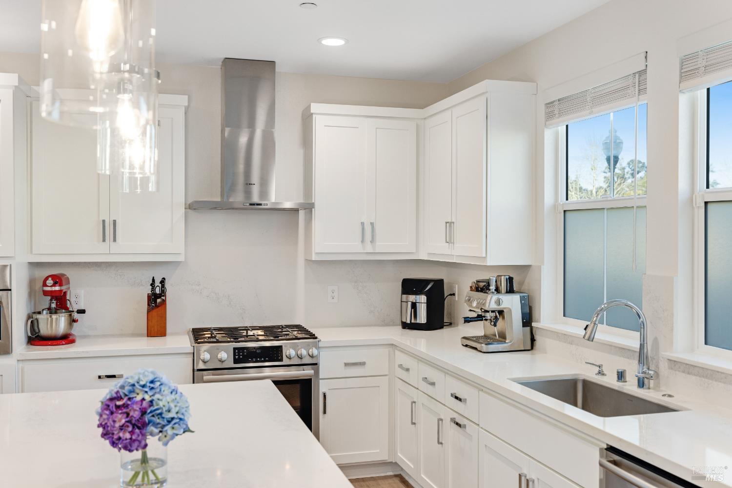 Detail Gallery Image 16 of 44 For 1747 Linden Ln, Santa Rosa,  CA 95404 - 3 Beds | 2/1 Baths