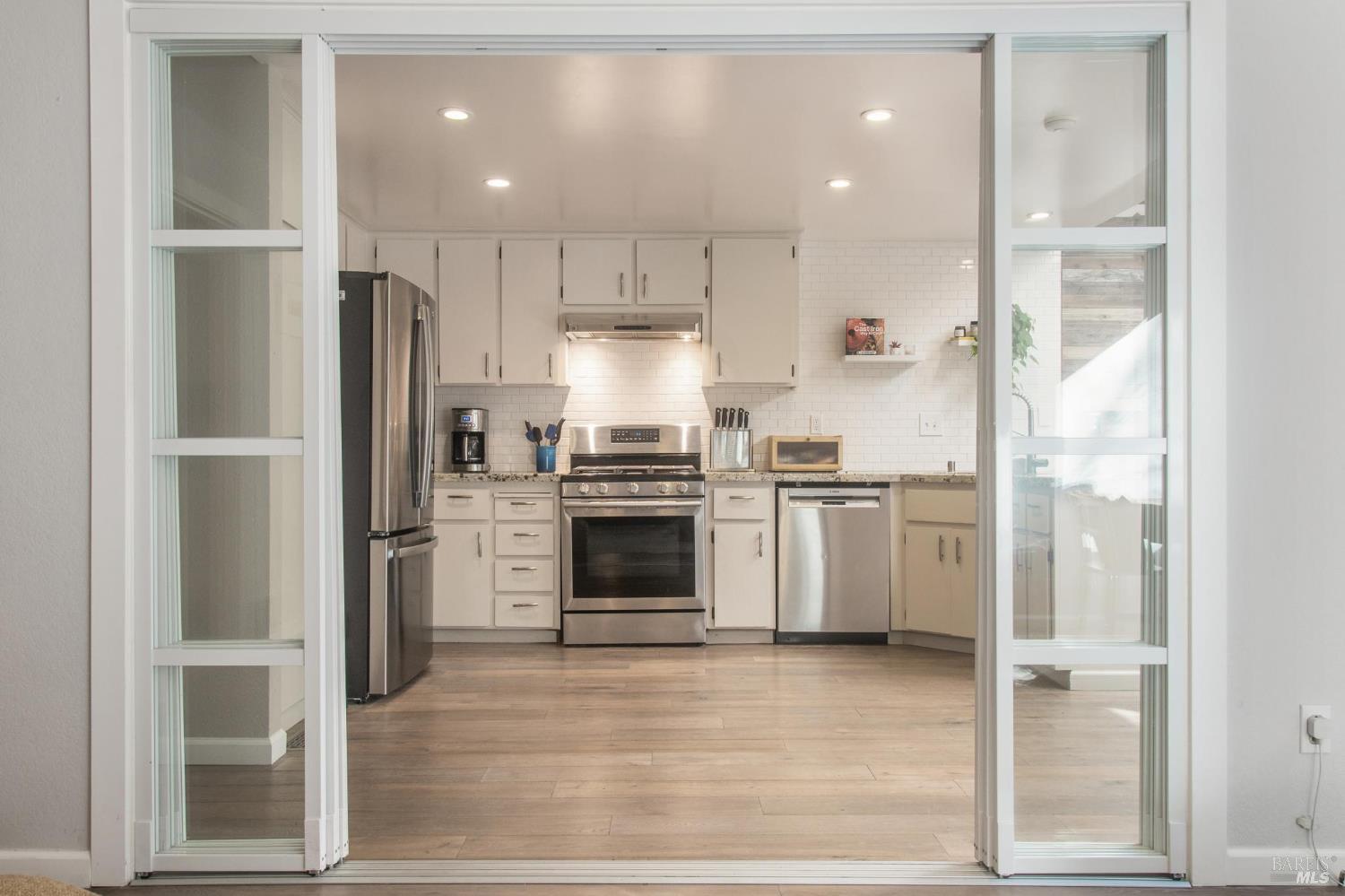 Detail Gallery Image 17 of 52 For 72 Flicker Dr, Novato,  CA 94949 - 2 Beds | 3/1 Baths