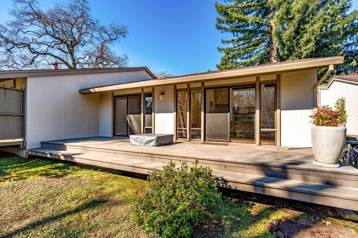 Detail Gallery Image 56 of 73 For 162 Bonnie Brook Dr, Napa,  CA 94558 - 2 Beds | 2 Baths