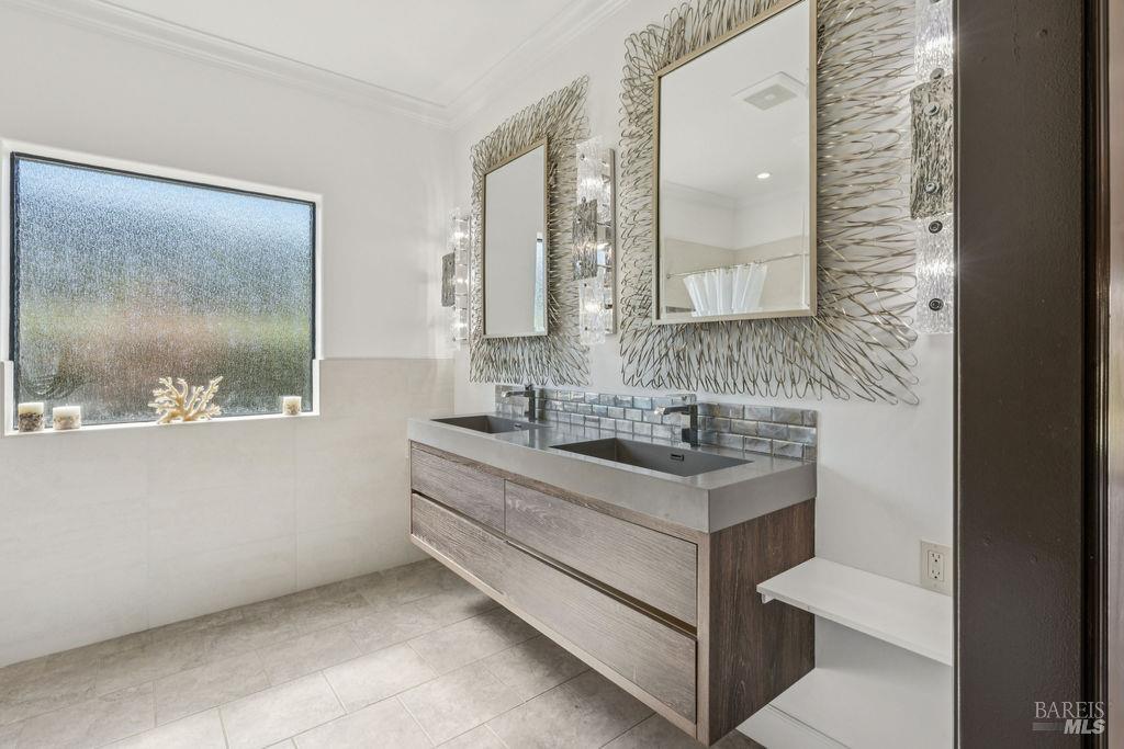 Detail Gallery Image 32 of 61 For 695 Quietwater Rd, Santa Rosa,  CA 95404 - 4 Beds | 3/1 Baths