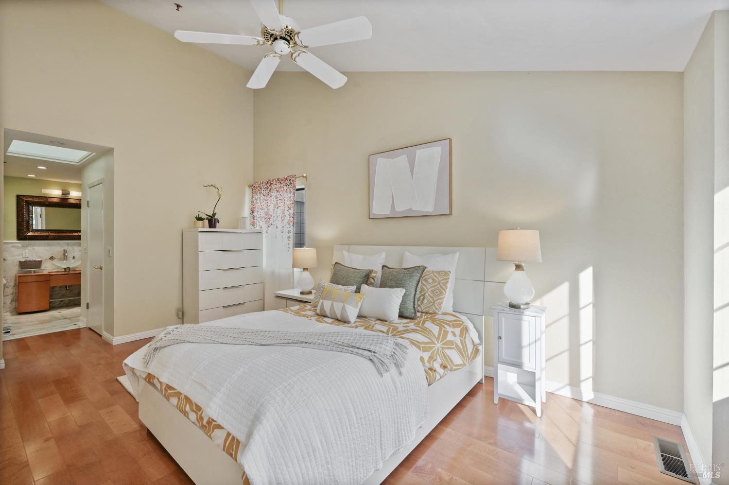 Detail Gallery Image 15 of 31 For 258 Pelican Ln, Novato,  CA 94949 - 2 Beds | 2/1 Baths