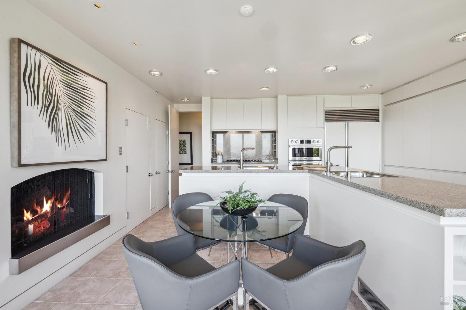 Detail Gallery Image 34 of 99 For 83 Mount Tiburon Rd, Tiburon,  CA 94920 - 6 Beds | 5/1 Baths