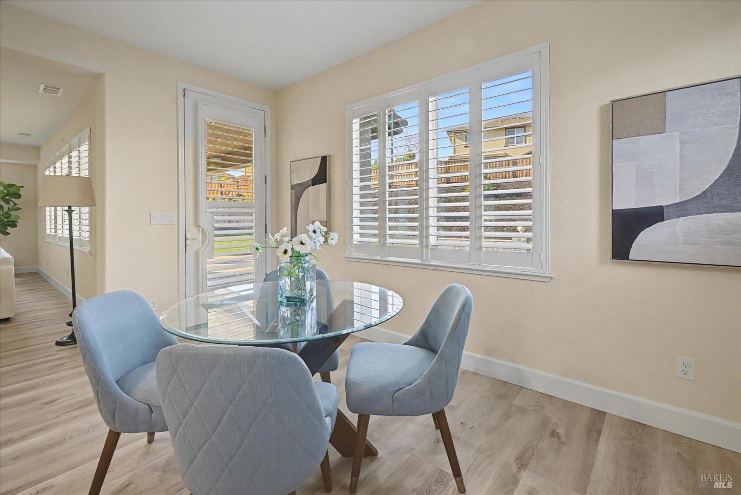 Detail Gallery Image 22 of 73 For 685 Elderberry Loop, Vacaville,  CA 95688 - 5 Beds | 4/1 Baths