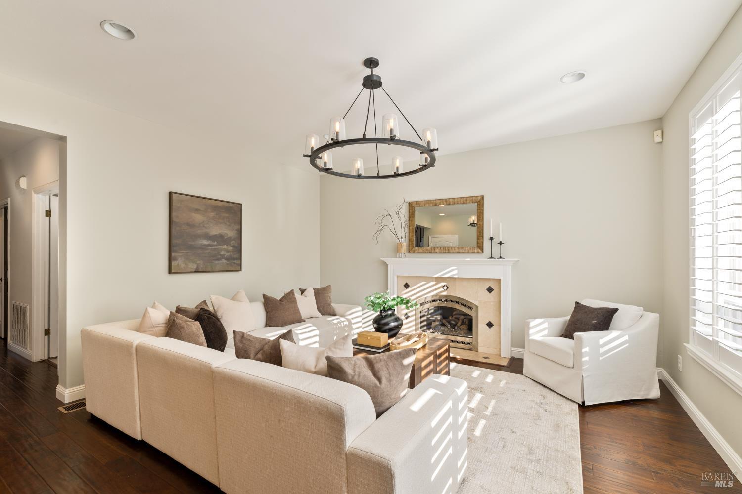 Detail Gallery Image 33 of 91 For 240 Hidden Valley Ln, Vacaville,  CA 95688 - 6 Beds | 3 Baths