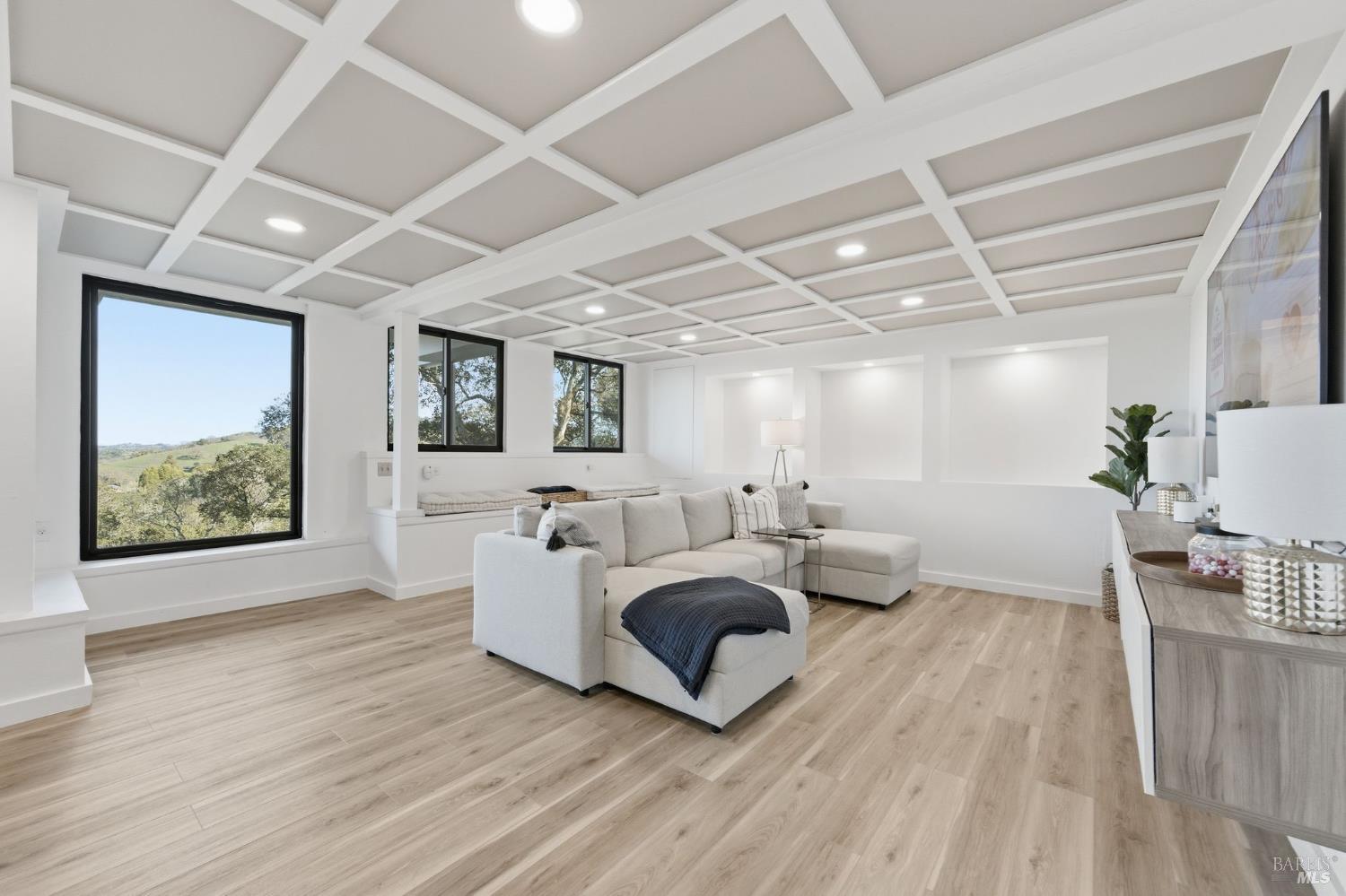 Detail Gallery Image 30 of 42 For 194 Maestro Rd, Novato,  CA 94947 - 4 Beds | 3 Baths