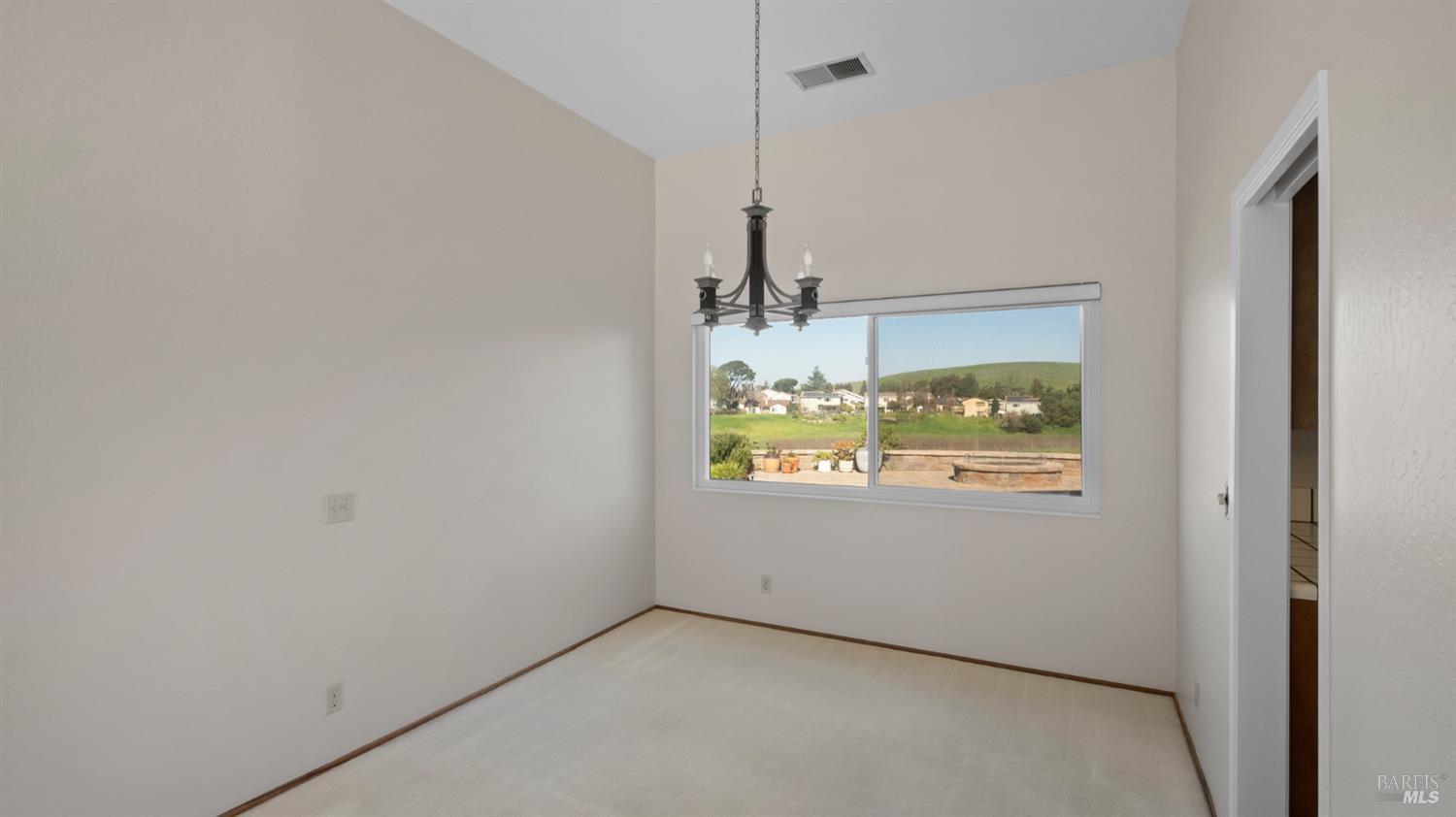 Detail Gallery Image 14 of 56 For 309 Drake Ct, Benicia,  CA 94510 - 3 Beds | 2/1 Baths