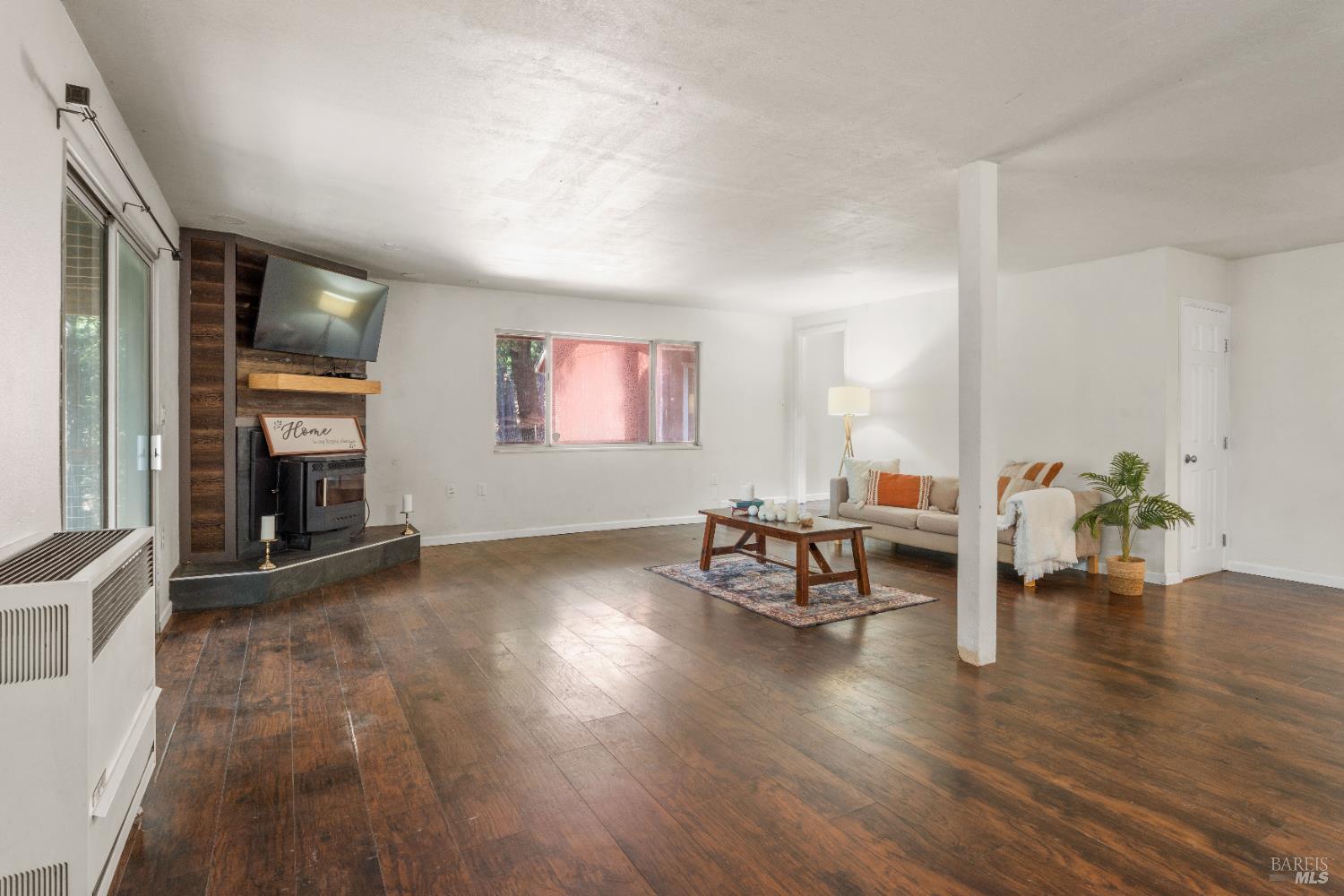 Detail Gallery Image 10 of 22 For 27214 Bear Dr, Willits,  CA 95490 - 4 Beds | 2 Baths