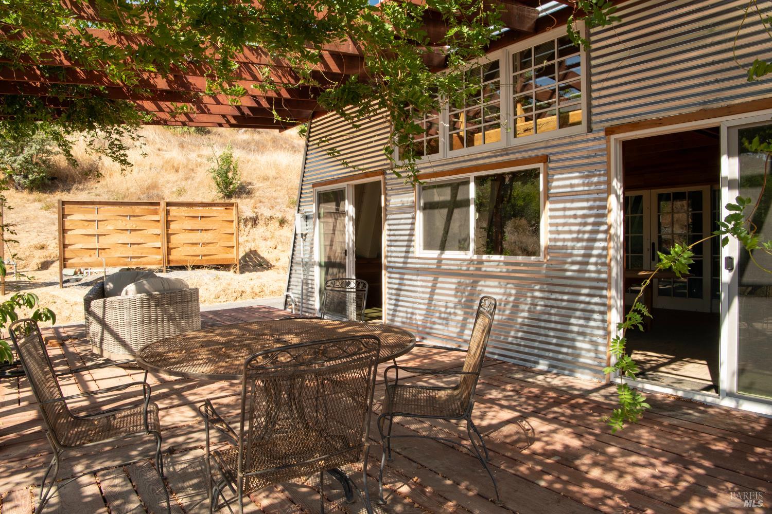 Detail Gallery Image 8 of 61 For 9451 Mill Creek Rd, Healdsburg,  CA 95448 - 2 Beds | 2 Baths