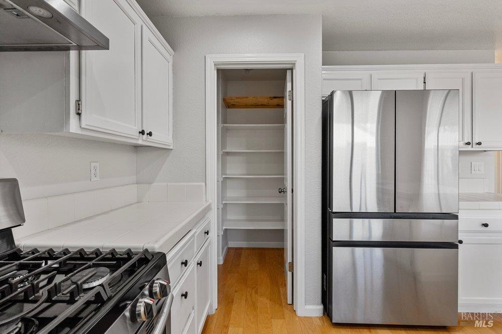 Detail Gallery Image 19 of 77 For 1210 Maple Dr, Rohnert Park,  CA 94928 - 3 Beds | 2/1 Baths