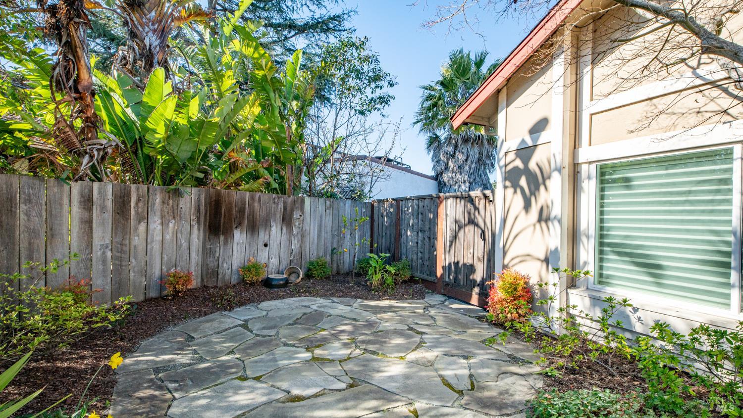 Detail Gallery Image 6 of 56 For 309 Drake Ct, Benicia,  CA 94510 - 3 Beds | 2/1 Baths