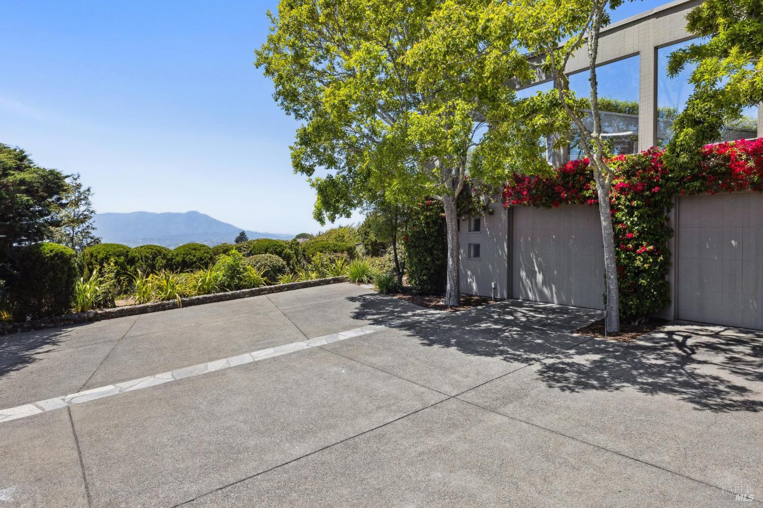 Detail Gallery Image 79 of 99 For 83 Mount Tiburon Rd, Tiburon,  CA 94920 - 6 Beds | 5/1 Baths