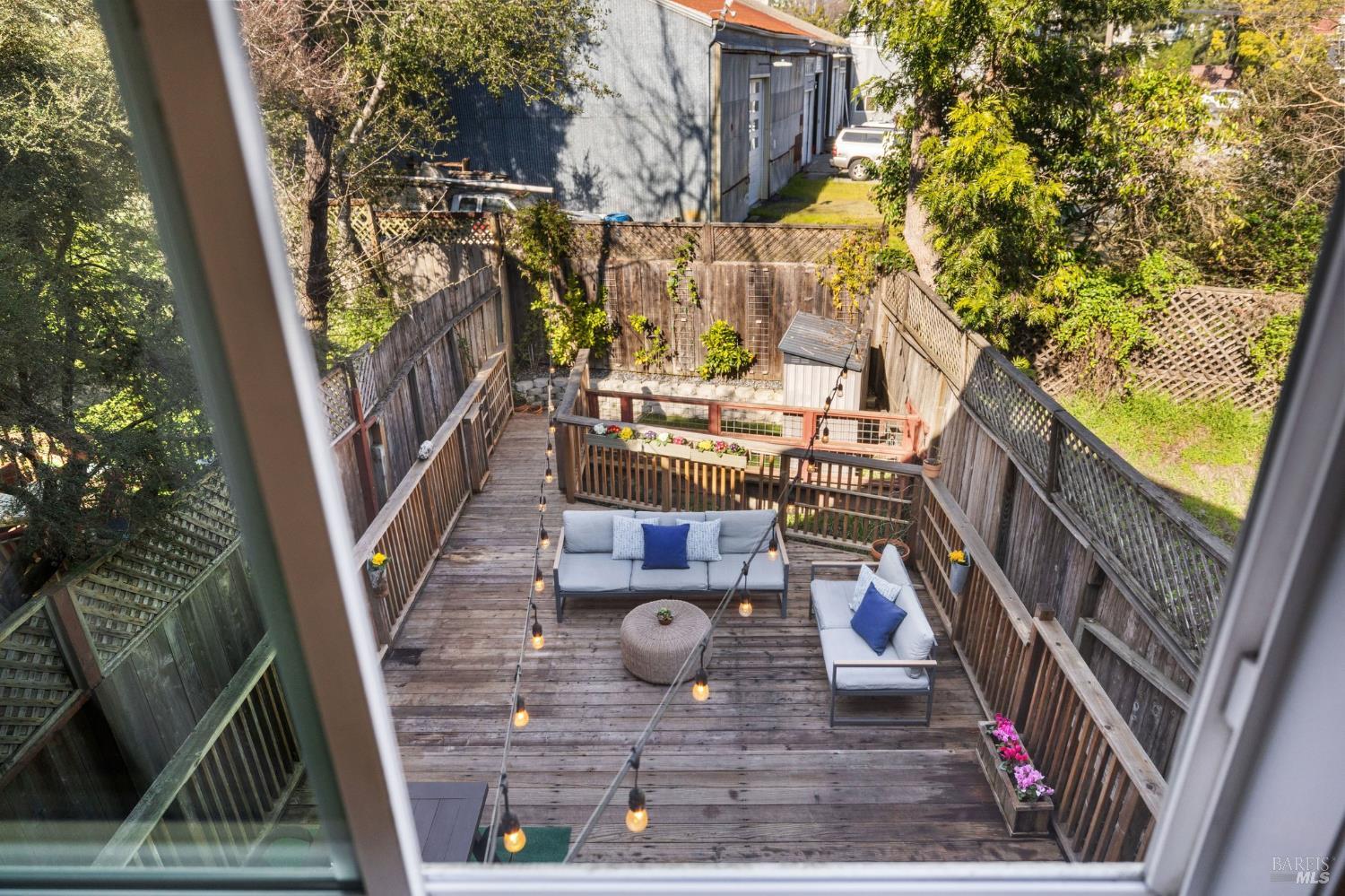 Detail Gallery Image 30 of 54 For 12 Rain Tree Ct, Petaluma,  CA 94952 - 3 Beds | 1/1 Baths