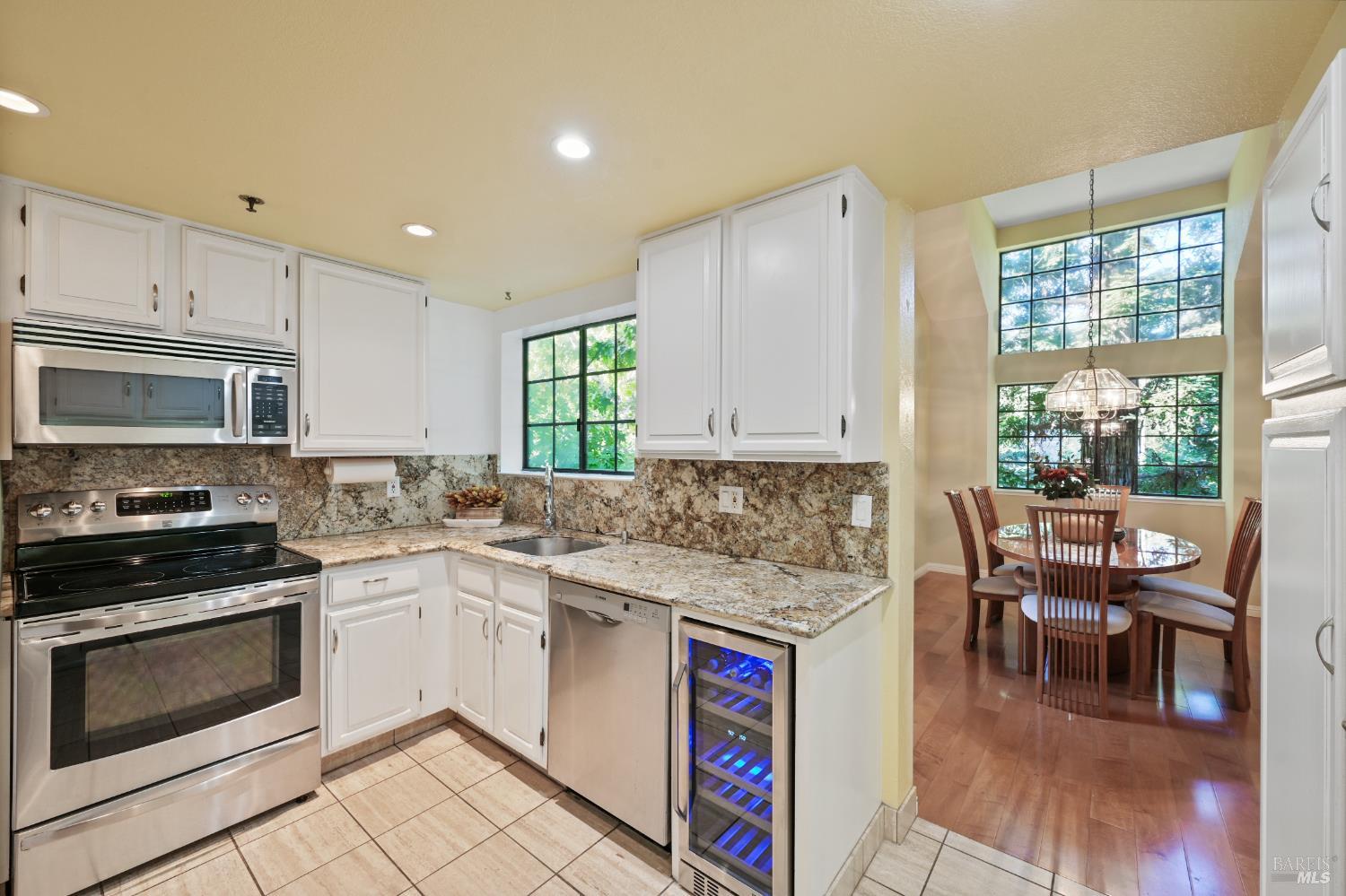 Detail Gallery Image 7 of 31 For 258 Pelican Ln, Novato,  CA 94949 - 2 Beds | 2/1 Baths