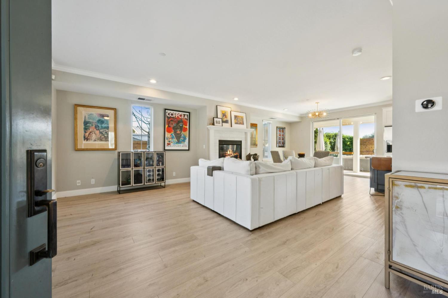 Detail Gallery Image 8 of 76 For 313 Sunrise Dr, Cloverdale,  CA 95425 - 5 Beds | 3/1 Baths