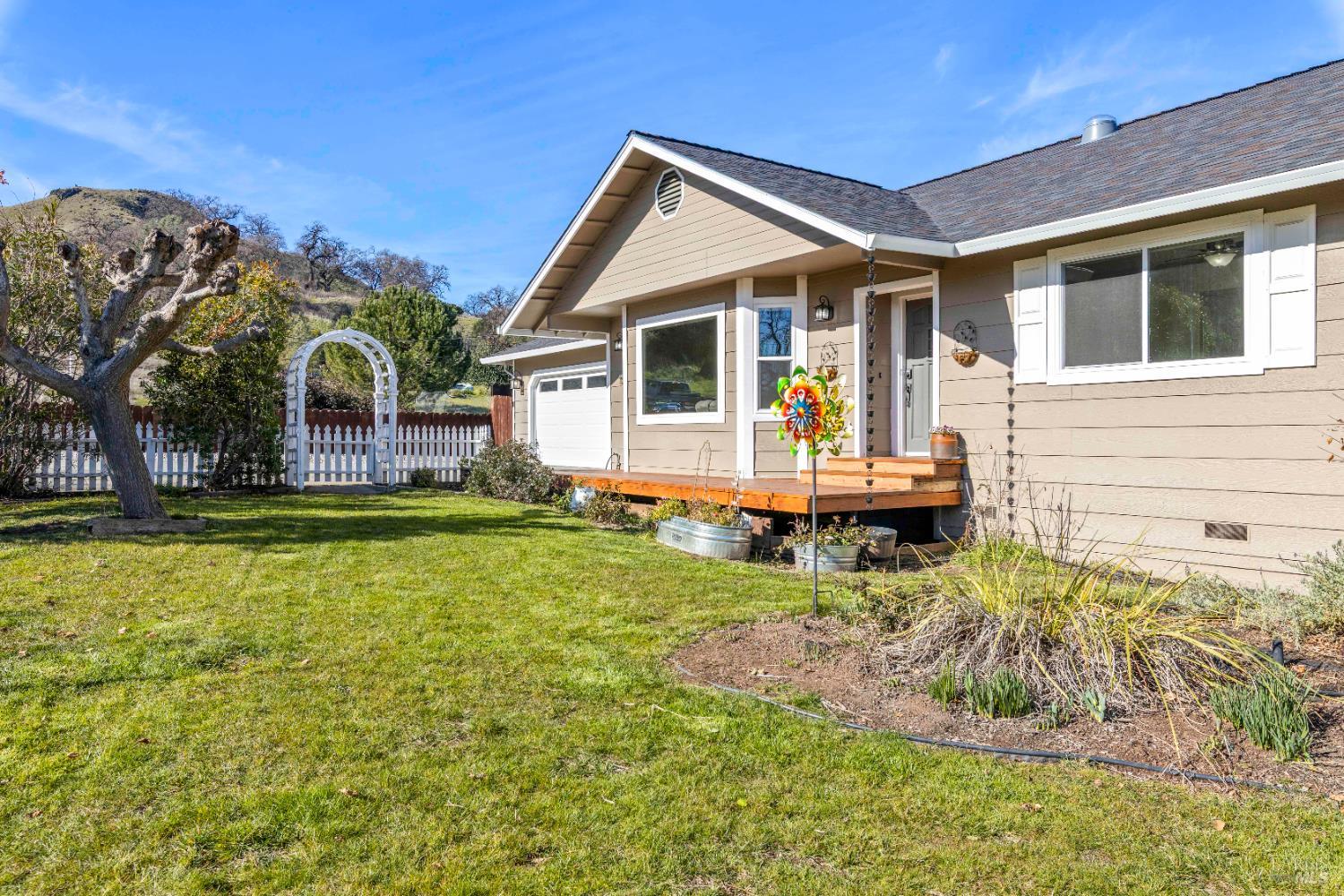 Detail Gallery Image 7 of 50 For 170 Deer Hill Ln, Lakeport,  CA 95453 - 3 Beds | 2 Baths