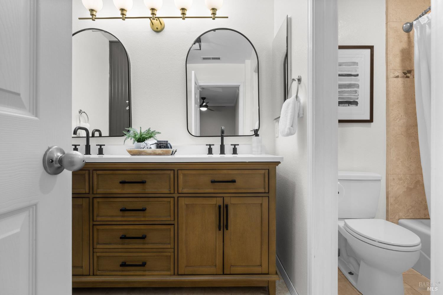 Detail Gallery Image 33 of 54 For 12 Rain Tree Ct, Petaluma,  CA 94952 - 3 Beds | 1/1 Baths