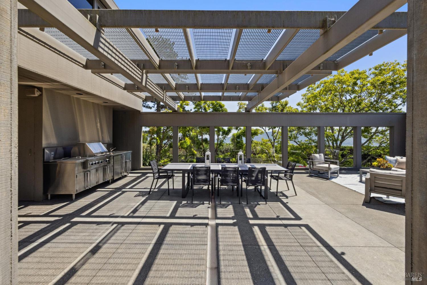 Detail Gallery Image 83 of 99 For 83 Mount Tiburon Rd, Tiburon,  CA 94920 - 6 Beds | 5/1 Baths