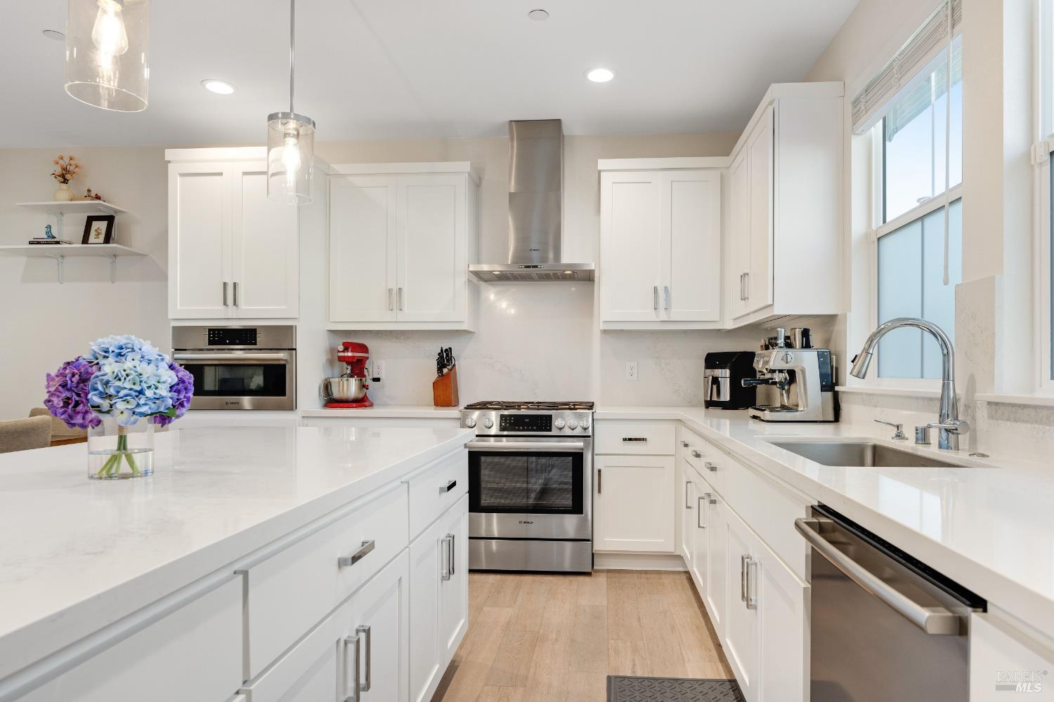 Detail Gallery Image 17 of 44 For 1747 Linden Ln, Santa Rosa,  CA 95404 - 3 Beds | 2/1 Baths