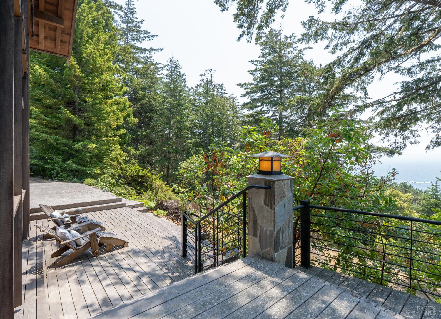 Detail Gallery Image 15 of 66 For 46900 Gypsy Flat Rd, Gualala,  CA 95445 - 2 Beds | 2 Baths