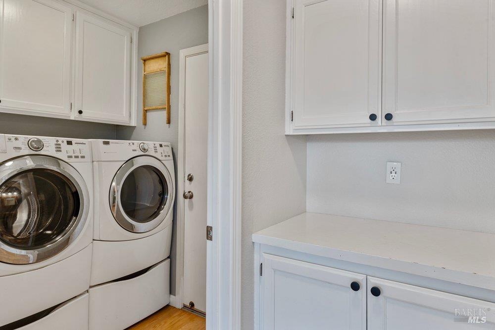 Detail Gallery Image 43 of 77 For 1210 Maple Dr, Rohnert Park,  CA 94928 - 3 Beds | 2/1 Baths