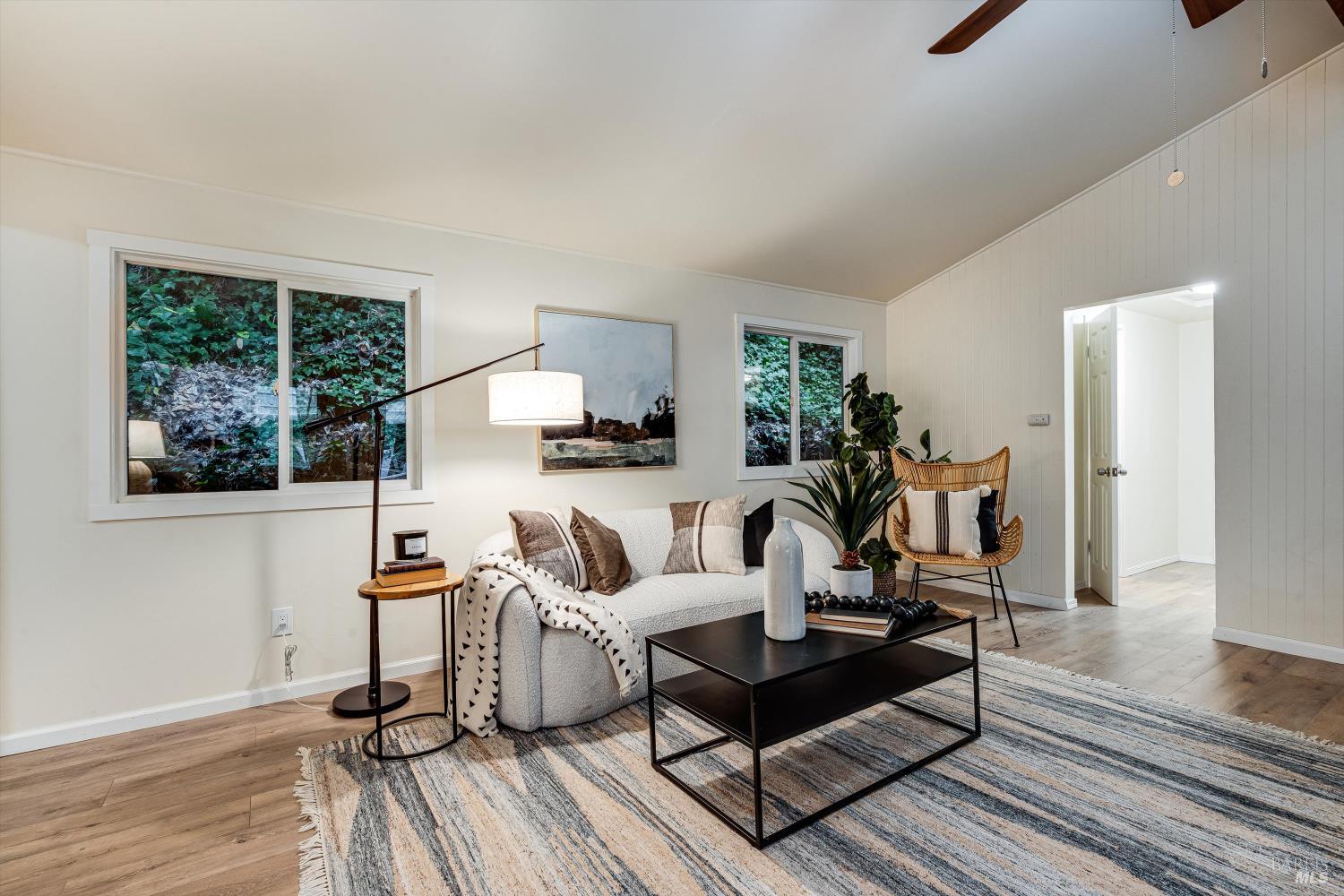 Detail Gallery Image 8 of 37 For 15300 Canyon 3 Rd, Rio Nido,  CA 95471 - 2 Beds | 1 Baths