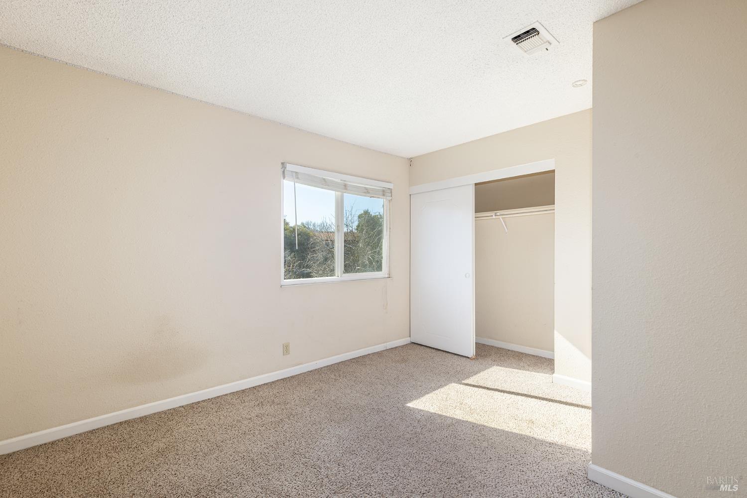 Detail Gallery Image 30 of 41 For 380 Claridge Ct, Vacaville,  CA 95687 - 4 Beds | 2/1 Baths