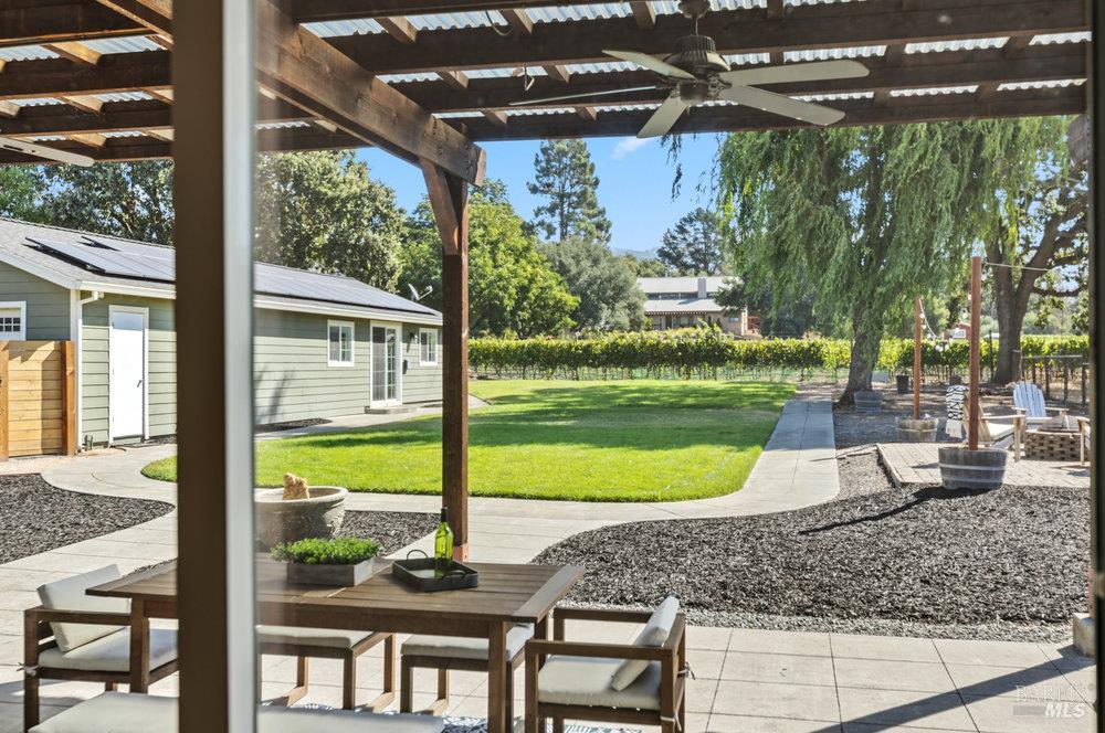 Detail Gallery Image 17 of 61 For 1022 Berry Ln, Napa,  CA 94558 - 4 Beds | 3 Baths