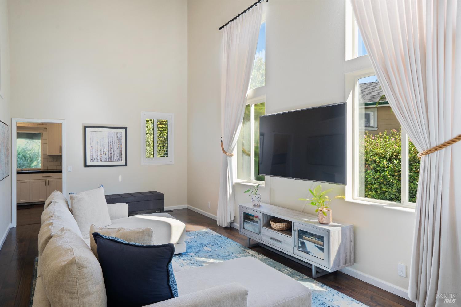 Detail Gallery Image 16 of 56 For 120 Eichten Ln, Penngrove,  CA 94951 - 4 Beds | 2/1 Baths