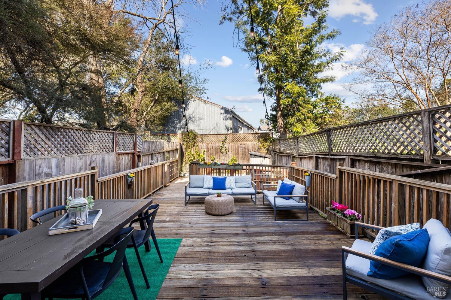 Detail Gallery Image 12 of 54 For 12 Rain Tree Ct, Petaluma,  CA 94952 - 3 Beds | 1/1 Baths