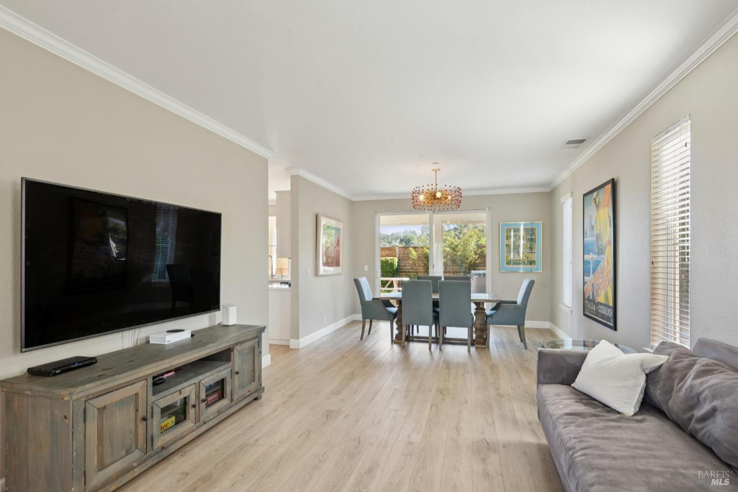 Detail Gallery Image 32 of 76 For 313 Sunrise Dr, Cloverdale,  CA 95425 - 5 Beds | 3/1 Baths