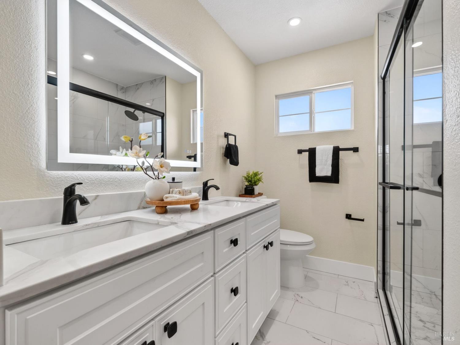 Detail Gallery Image 13 of 44 For 1014 Henry Ct, Vallejo,  CA 94591 - 3 Beds | 2 Baths