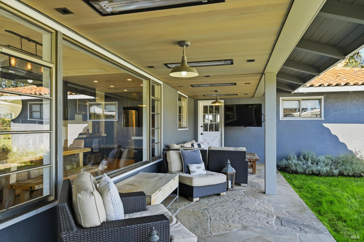 Detail Gallery Image 11 of 52 For 7616 Highway 128 Unkn, Healdsburg,  CA 95448 - 3 Beds | 3 Baths