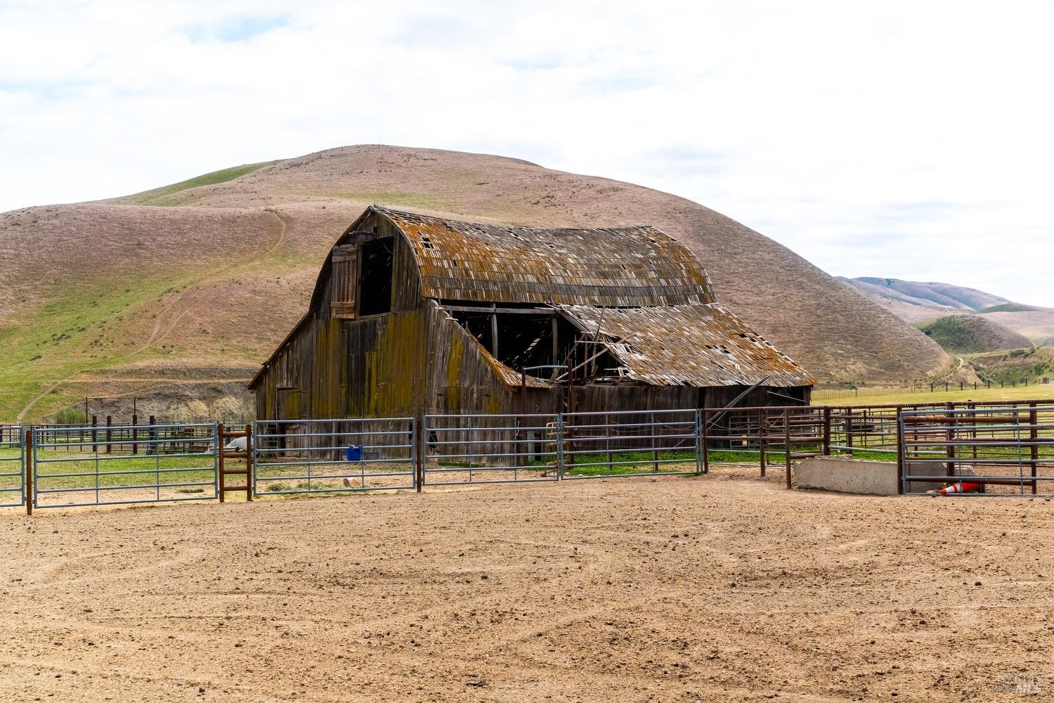 Detail Gallery Image 13 of 44 For 8050 Bitterwater Rd, Shandon,  CA 93461 - 3 Beds | 1 Baths