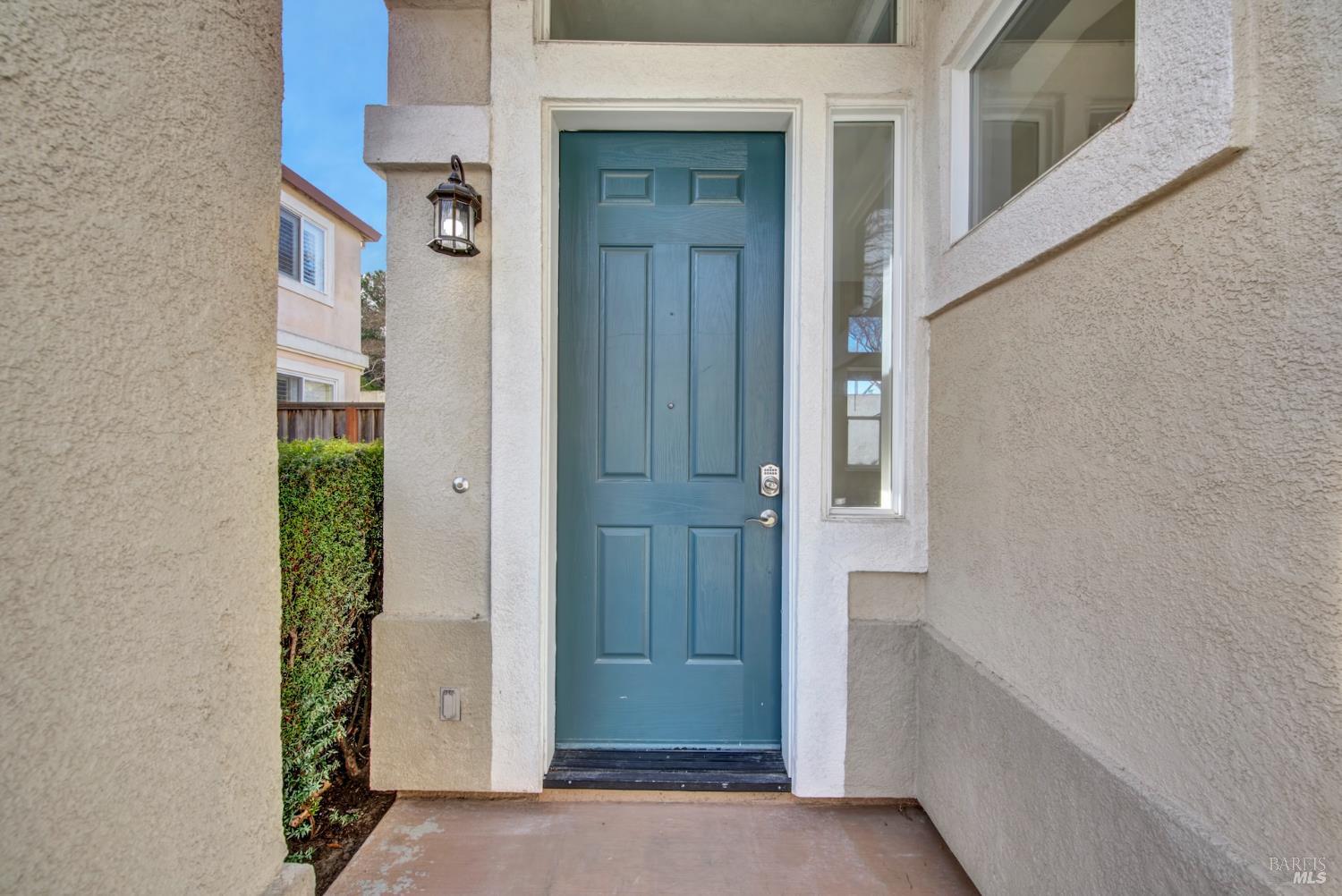 Detail Gallery Image 5 of 37 For 702 Racoon Ct, Fairfield,  CA 94533 - 3 Beds | 2/1 Baths