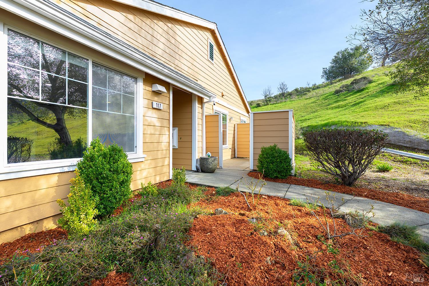 Detail Gallery Image 4 of 32 For 117 Captain Nurse Cir, Novato,  CA 94949 - 2 Beds | 2 Baths