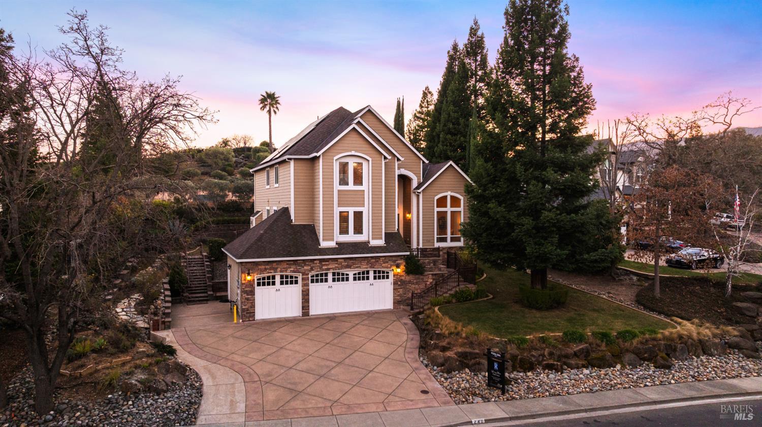 Detail Gallery Image 10 of 91 For 240 Hidden Valley Ln, Vacaville,  CA 95688 - 6 Beds | 3 Baths