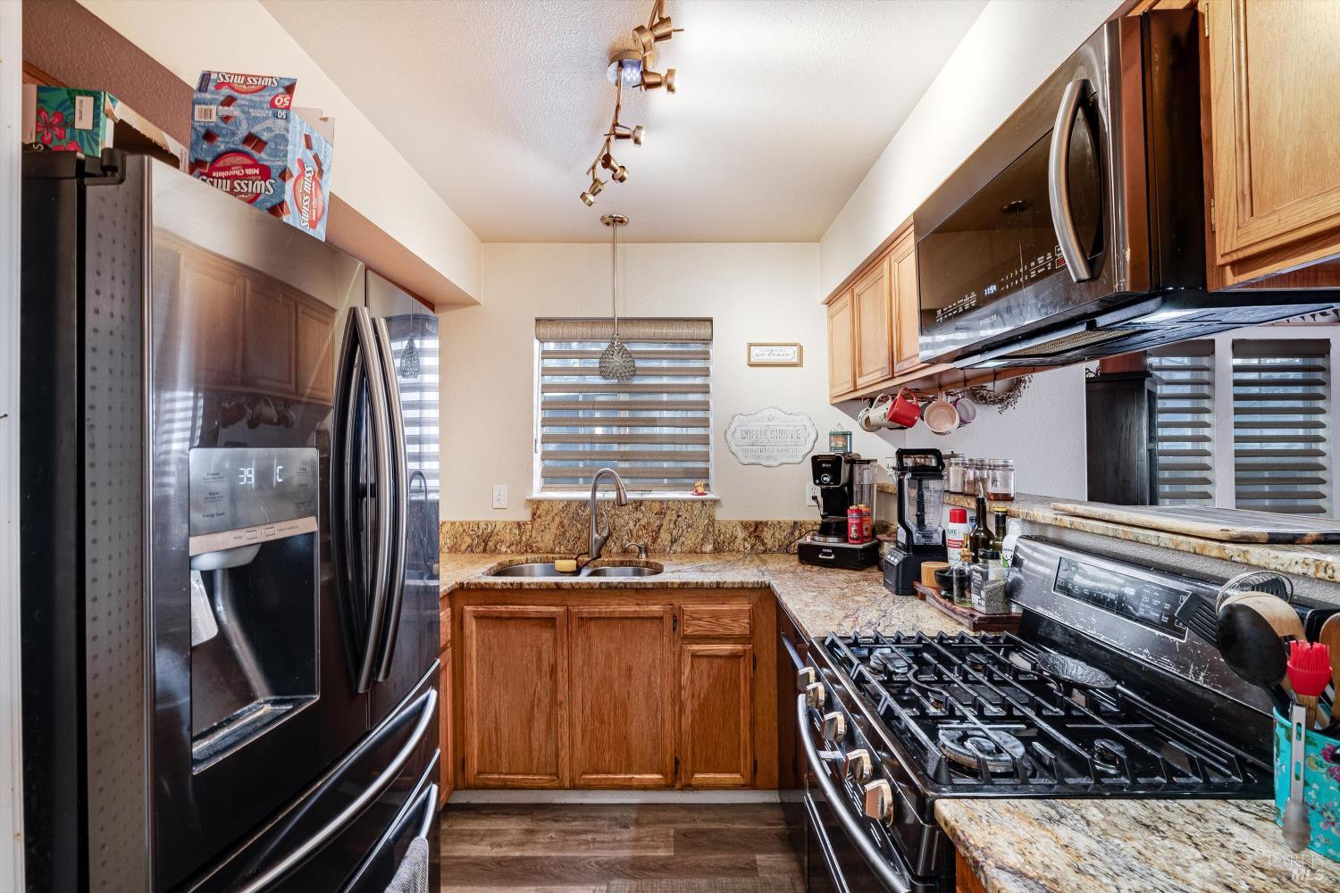 Detail Gallery Image 36 of 44 For 590 Laurel Grove Cir, Santa Rosa,  CA 95407 - 2 Beds | 2/1 Baths