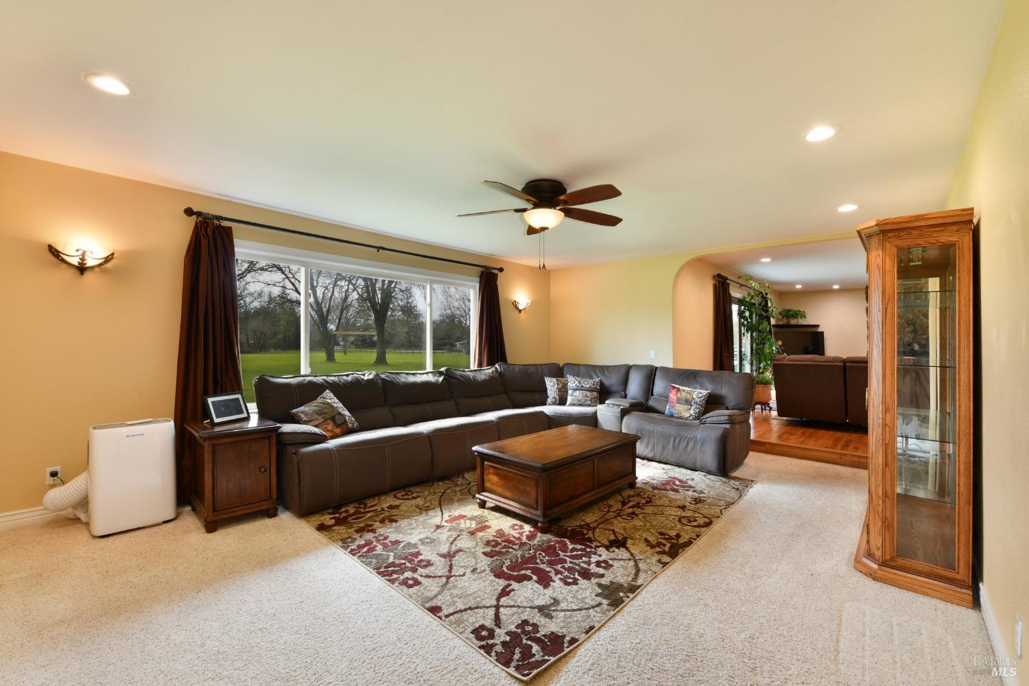 Detail Gallery Image 10 of 29 For 4782 Hall Rd, Santa Rosa,  CA 95401 - 3 Beds | 2/1 Baths