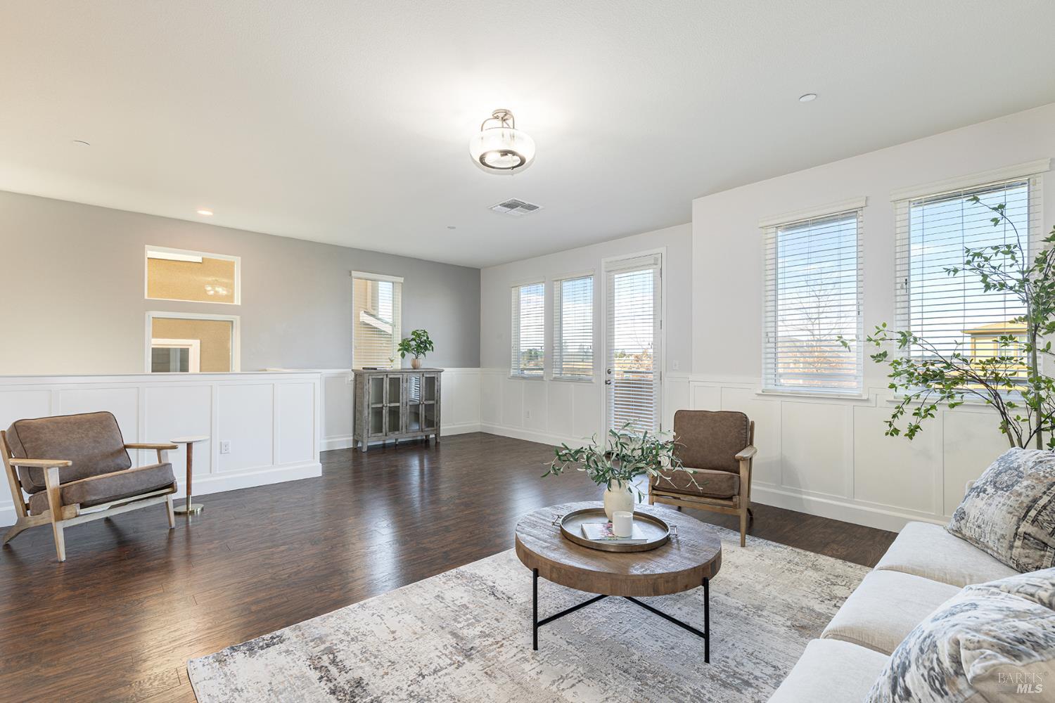 Detail Gallery Image 6 of 57 For 417 Jacquelyn Ln, Petaluma,  CA 94952 - 3 Beds | 2/1 Baths