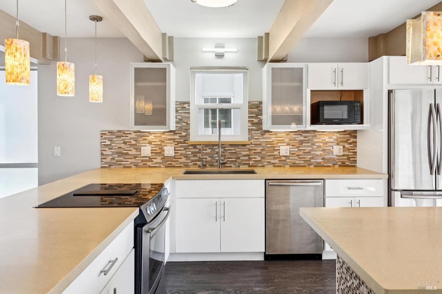 Detail Gallery Image 8 of 38 For 320 via Casitas Unkn #109,  Greenbrae,  CA 94904 - 3 Beds | 2 Baths