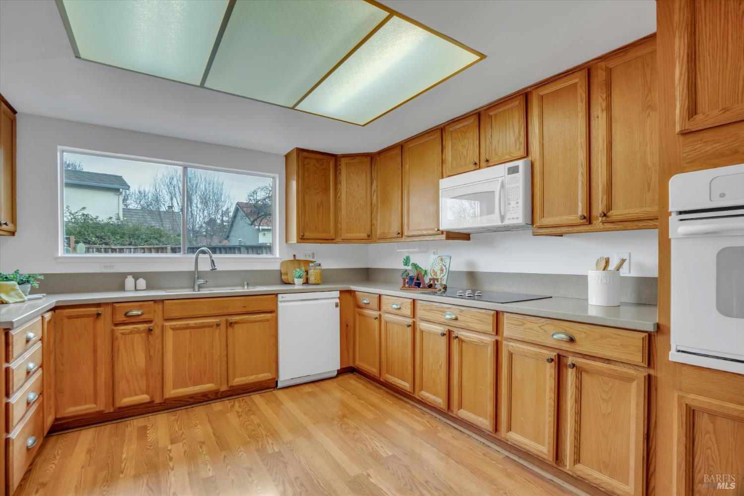 Detail Gallery Image 13 of 36 For 4497 Wildberry Ct, Concord,  CA 94521 - 4 Beds | 3 Baths