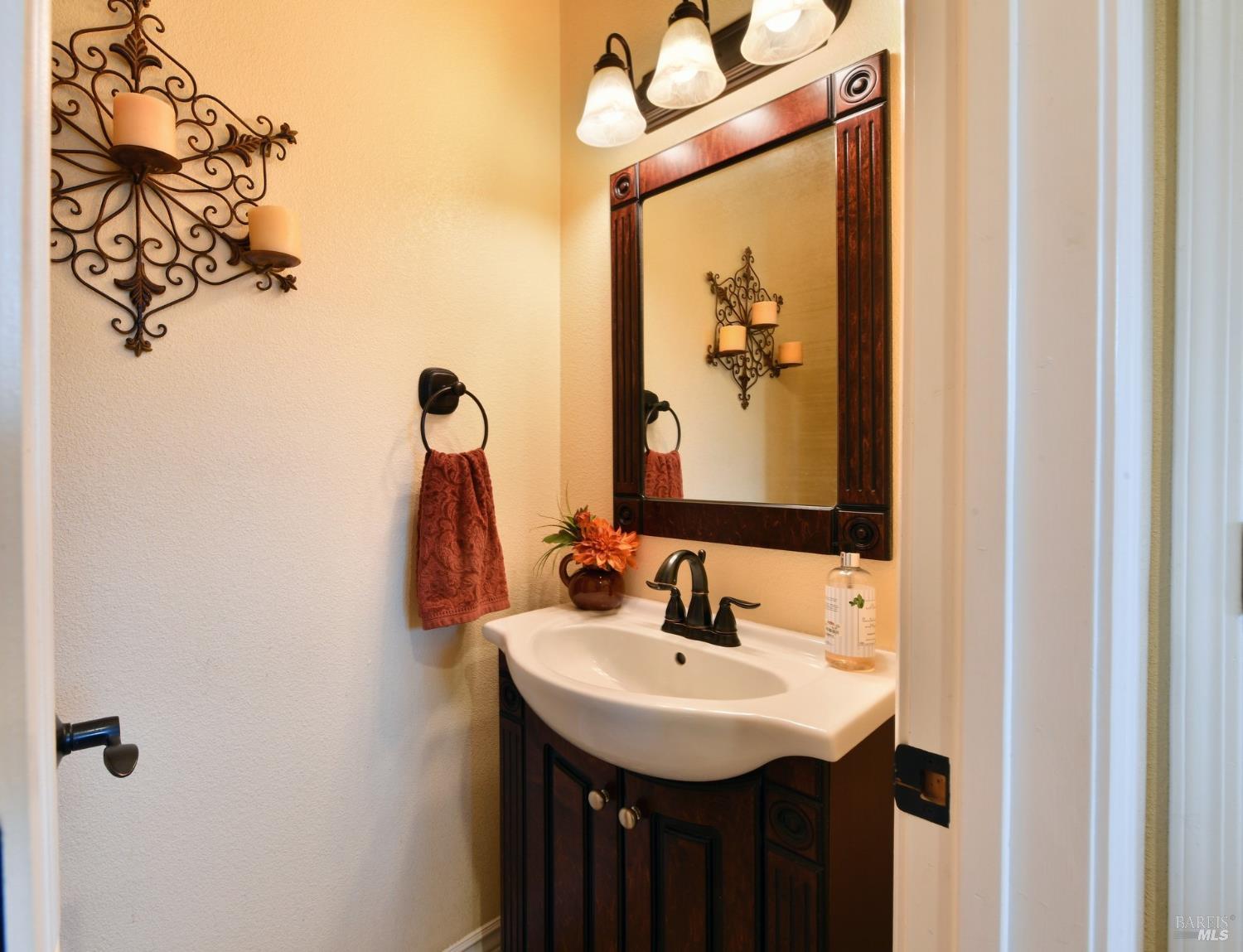 Detail Gallery Image 21 of 29 For 4782 Hall Rd, Santa Rosa,  CA 95401 - 3 Beds | 2/1 Baths