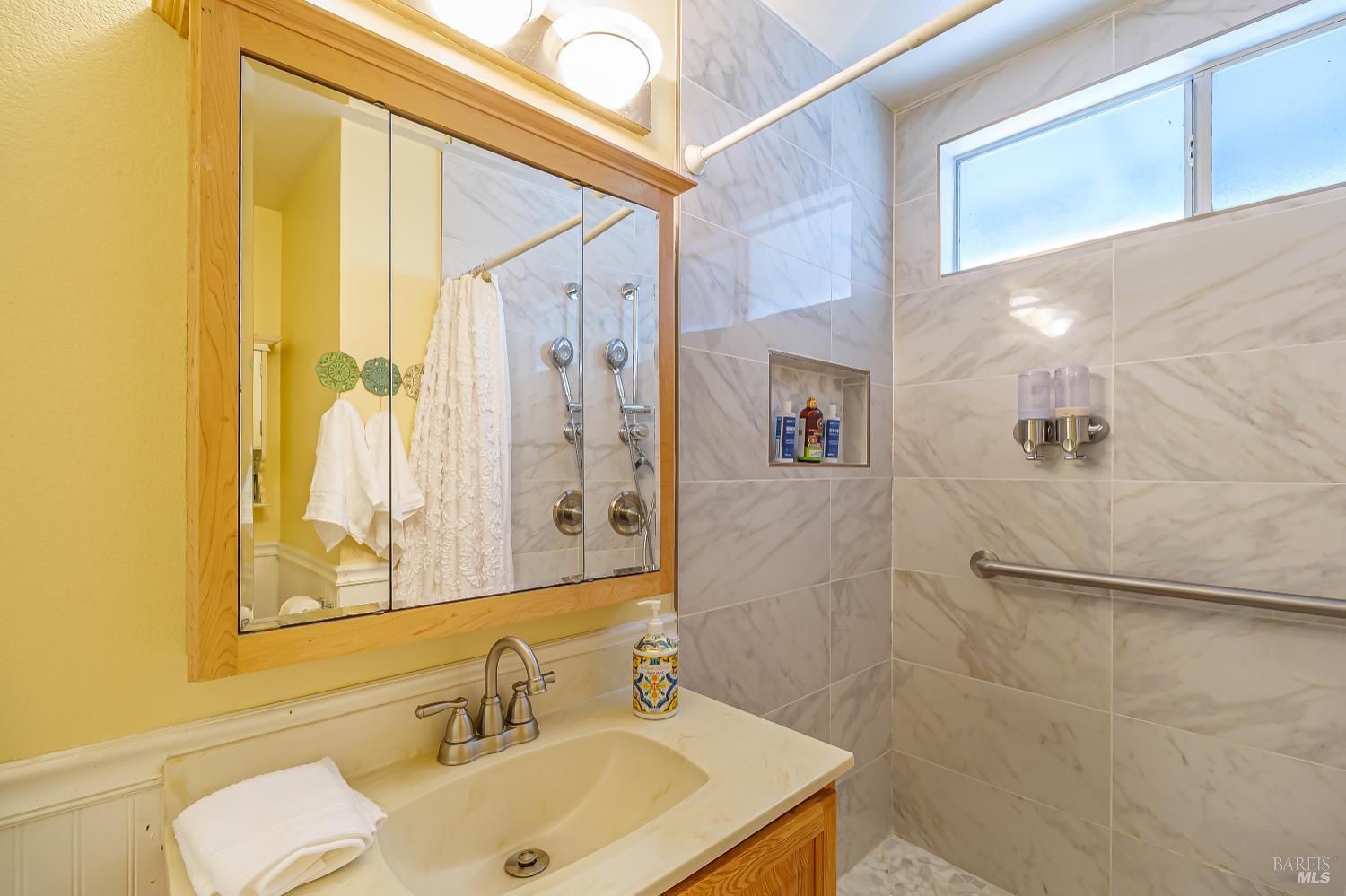 Detail Gallery Image 26 of 31 For 1449 Morning Glory Dr, Petaluma,  CA 94954 - 3 Beds | 2 Baths